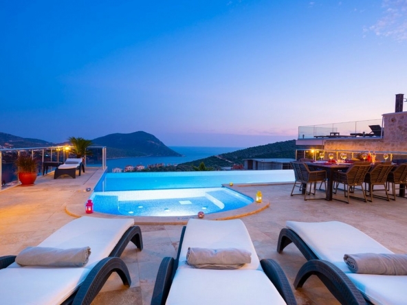 5 Bedroom luxurious villa for sale kalkan centre
